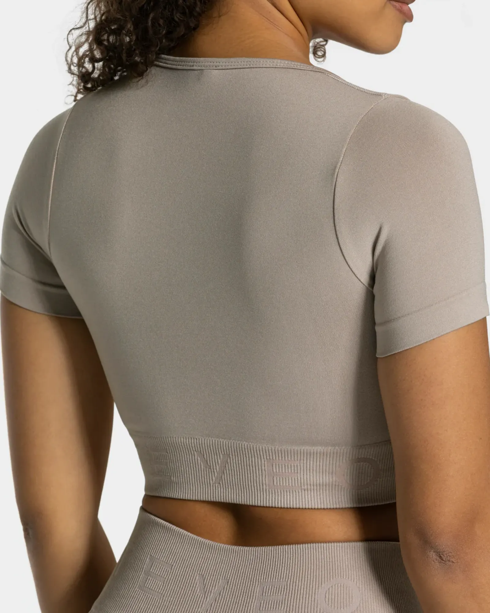 TEVEO Focus Crop Top " ">Frau Tops