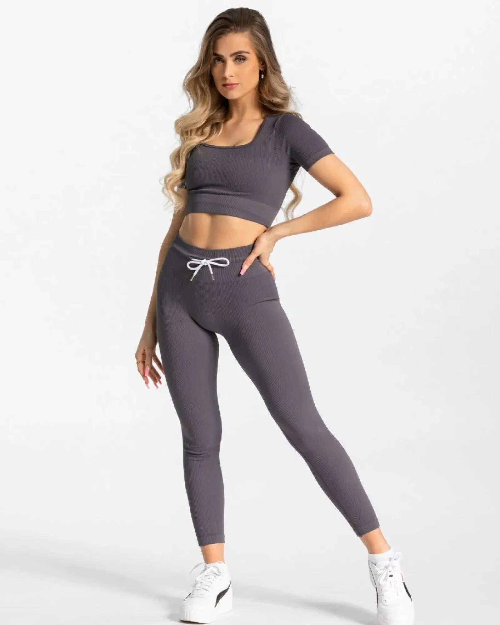 TEVEO Ribbed Crop Top " ">Frau Tops