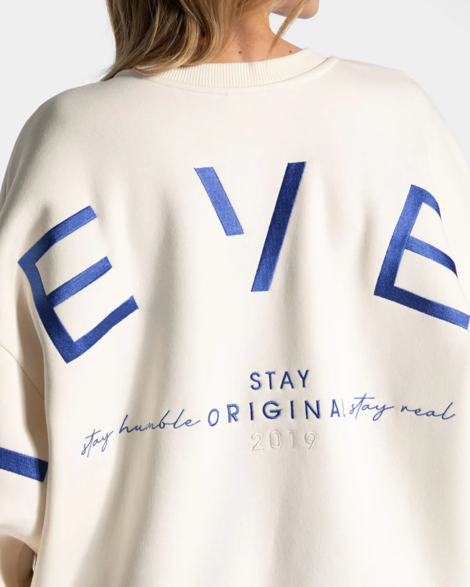 TEVEO Signature Oversized Sweater " ">Frau Hoodies & Jacken