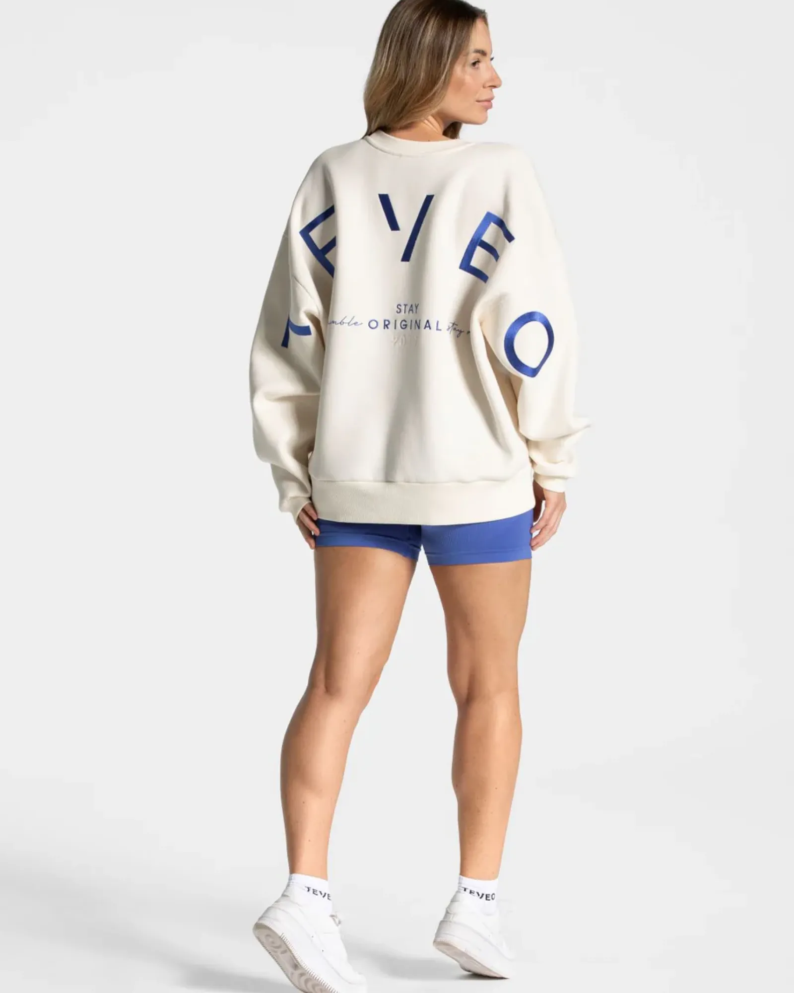 TEVEO Signature Oversized Sweater " ">Frau Hoodies & Jacken