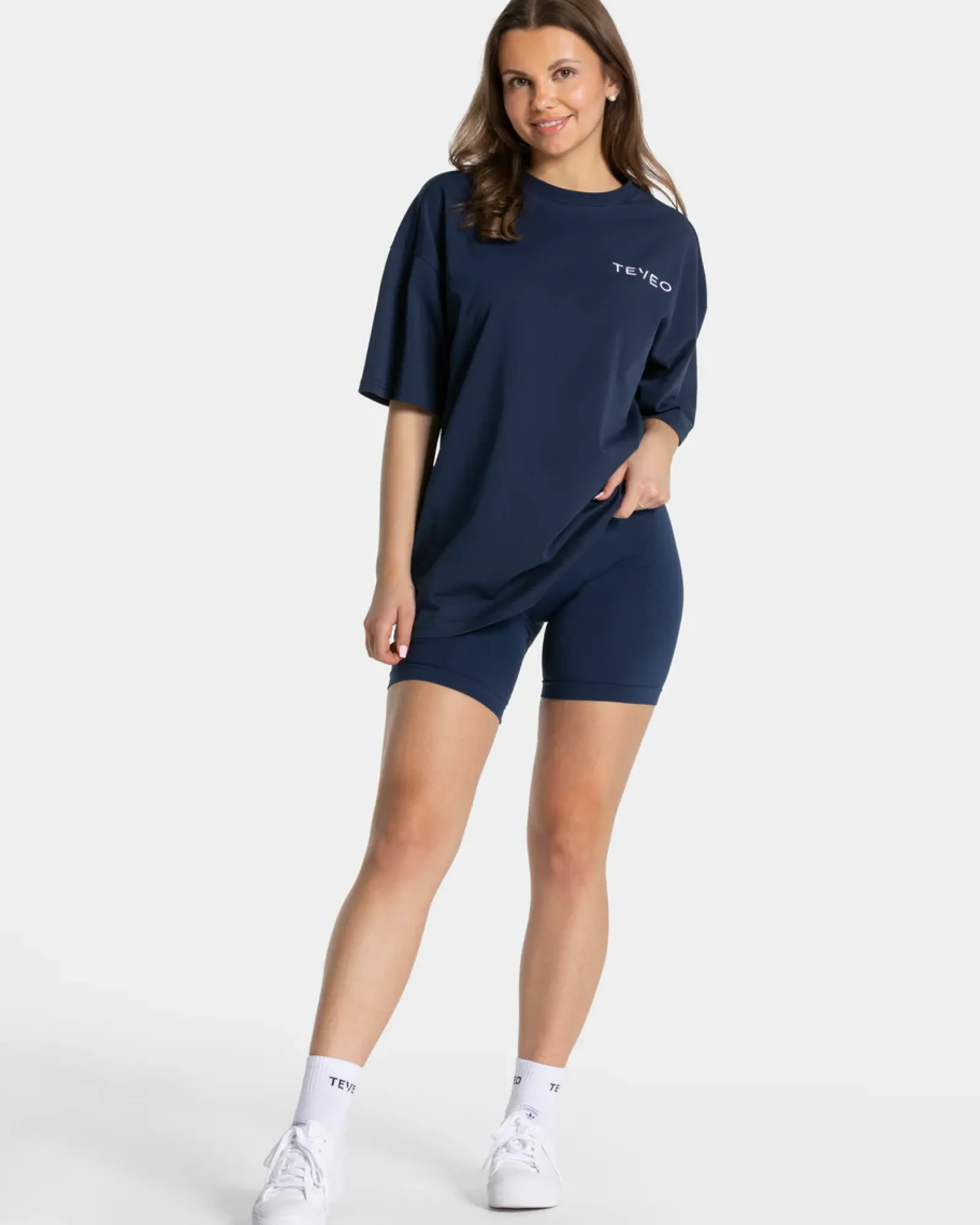 TEVEO Signature Oversized T-Shirt " ">Frau T-Shirts