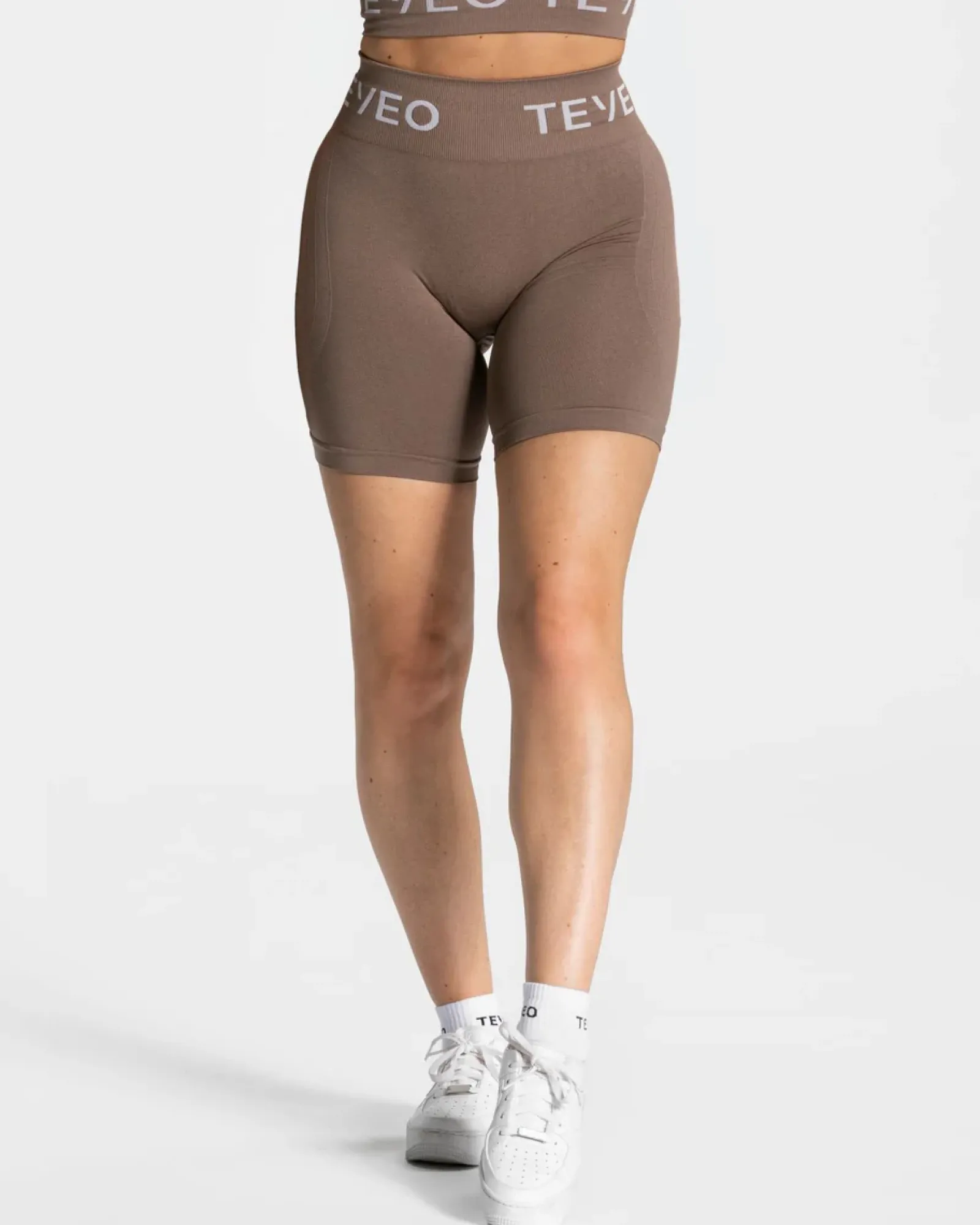 TEVEO Signature Scrunch Short " ">Frau Shorts