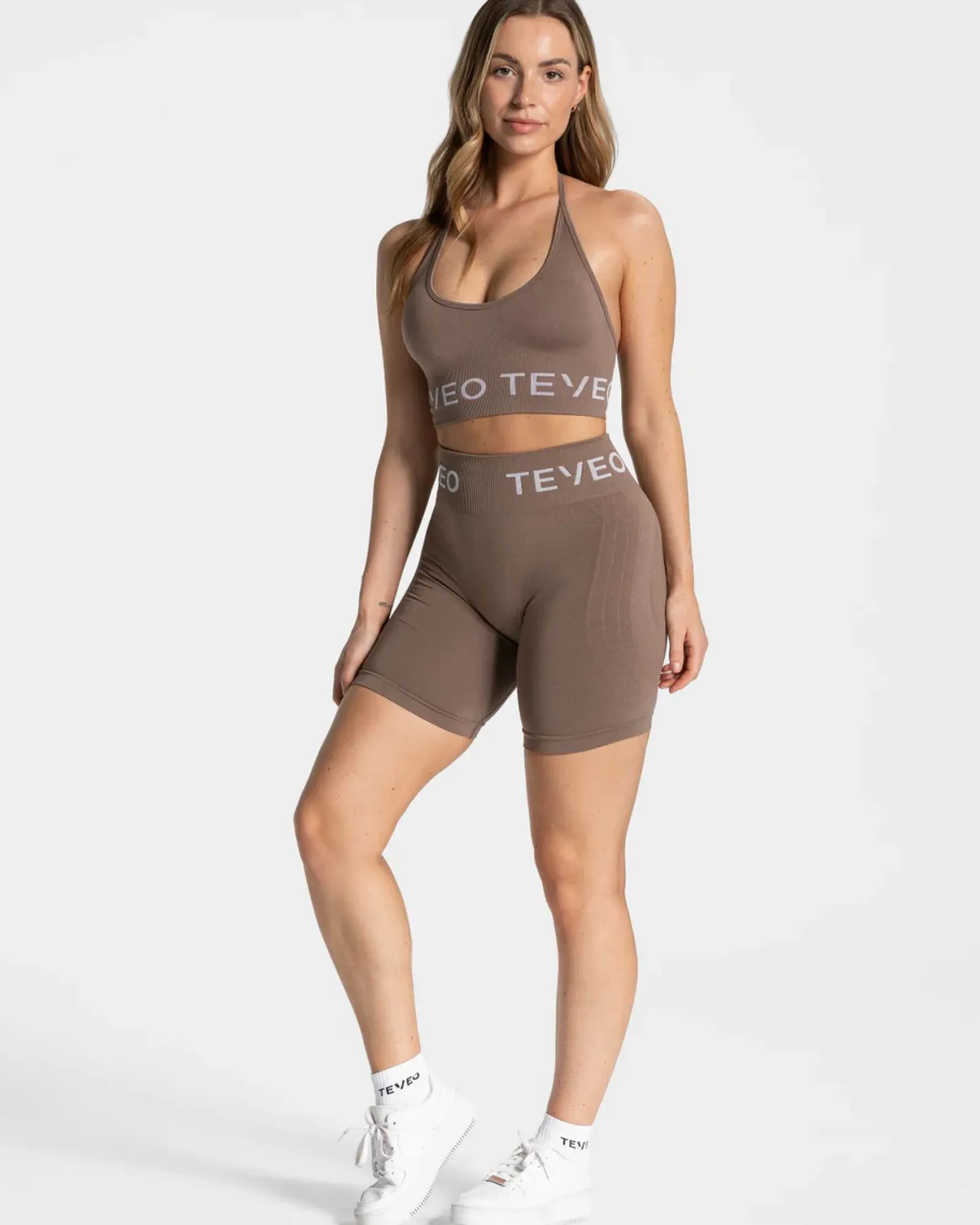 TEVEO Signature Scrunch Short " ">Frau Shorts