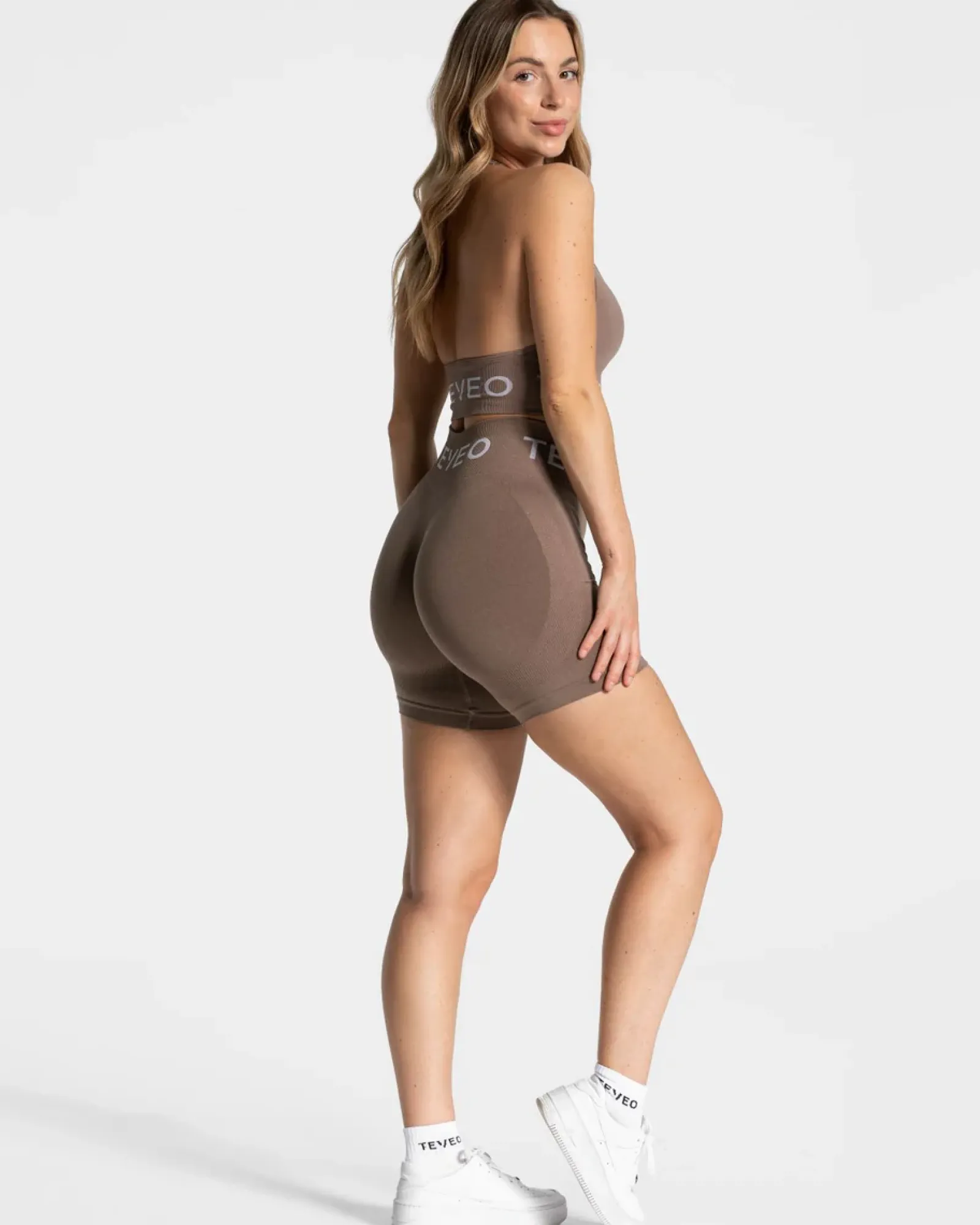 TEVEO Signature Scrunch Short " ">Frau Shorts