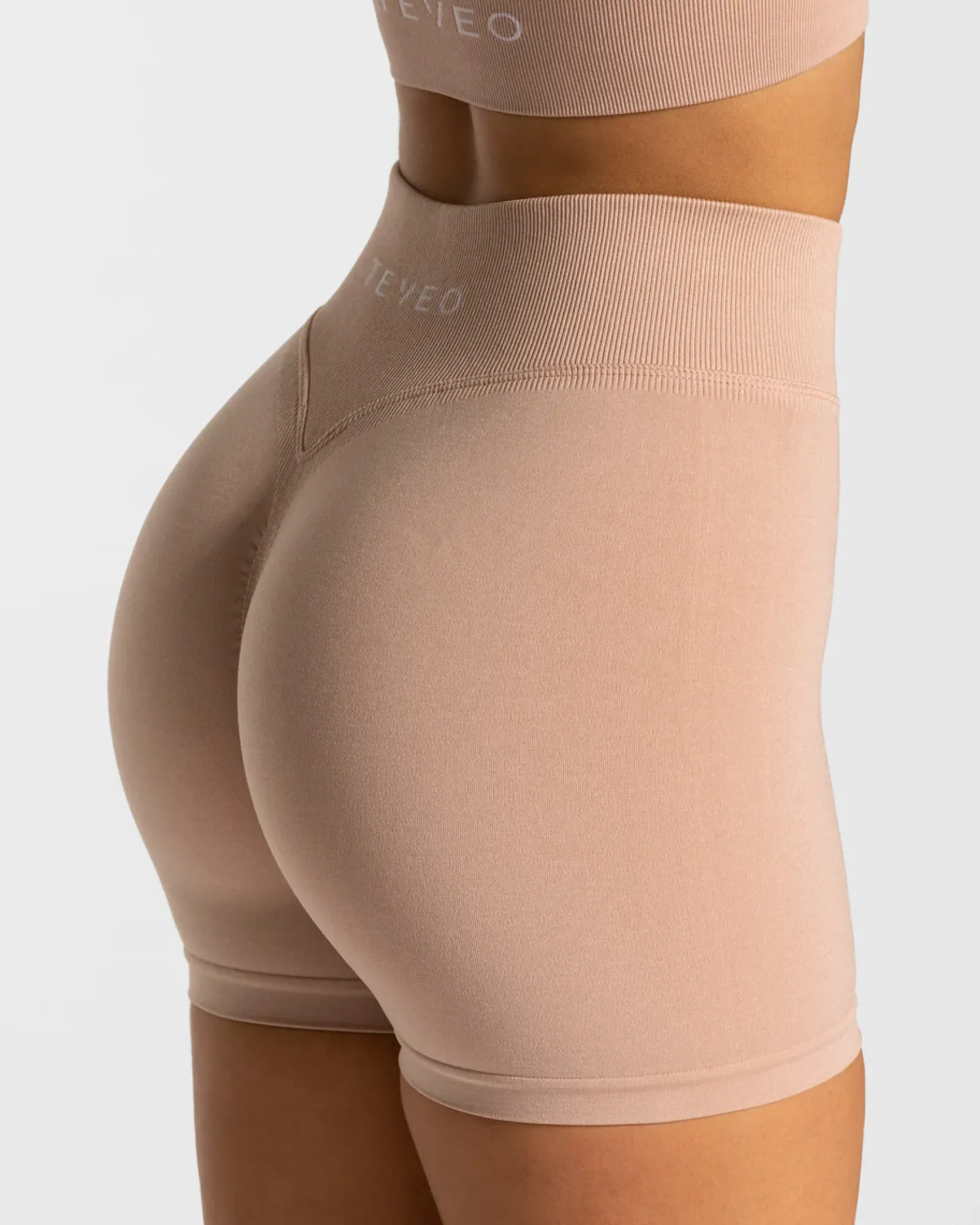 TEVEO Statement Scrunch Short " ">Frau Shorts