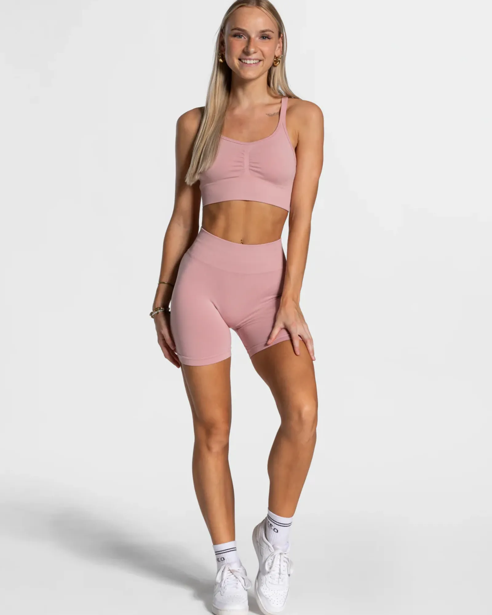 TEVEO Timeless Scrunch Short " ">Frau Shorts