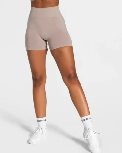 TEVEO Timeless Scrunch Short " ">Frau Shorts