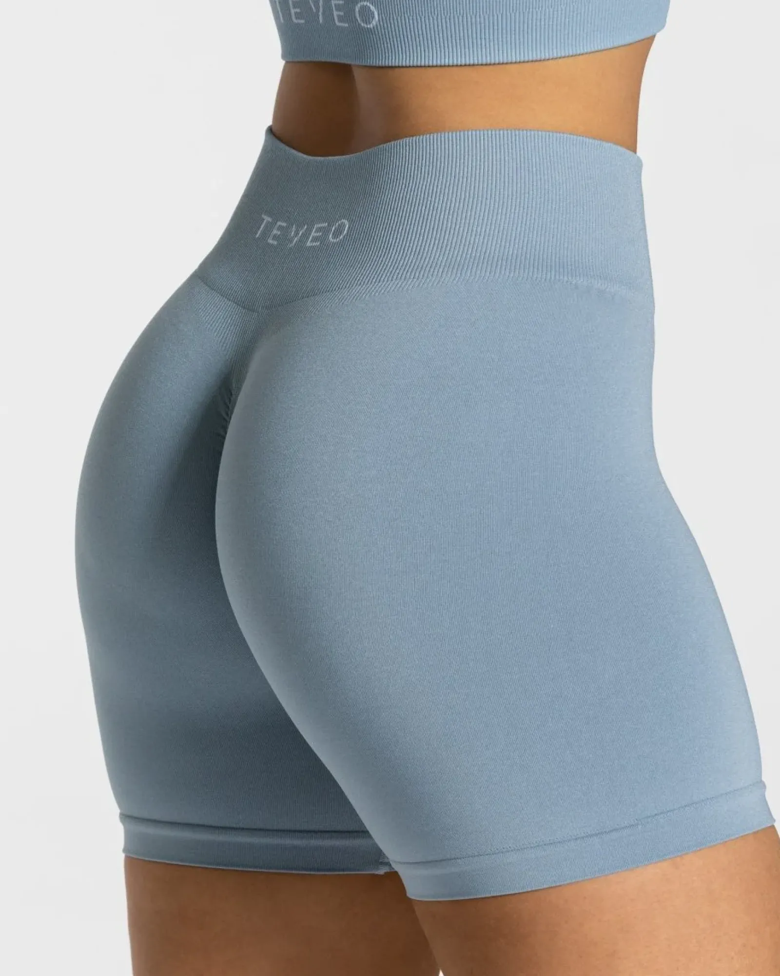 TEVEO Timeless Scrunch Short " ">Frau Shorts