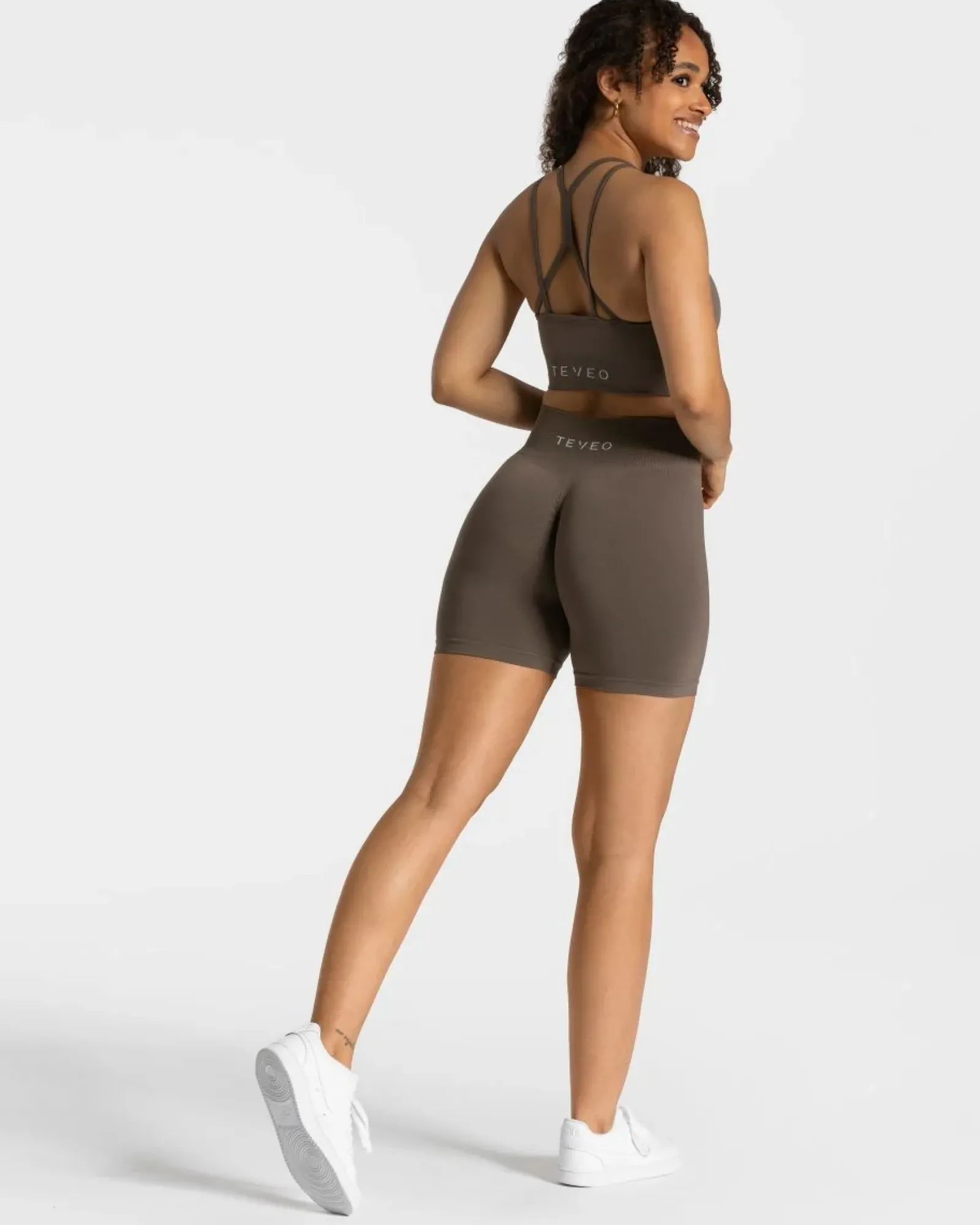 TEVEO Timeless Scrunch Short " ">Frau Shorts
