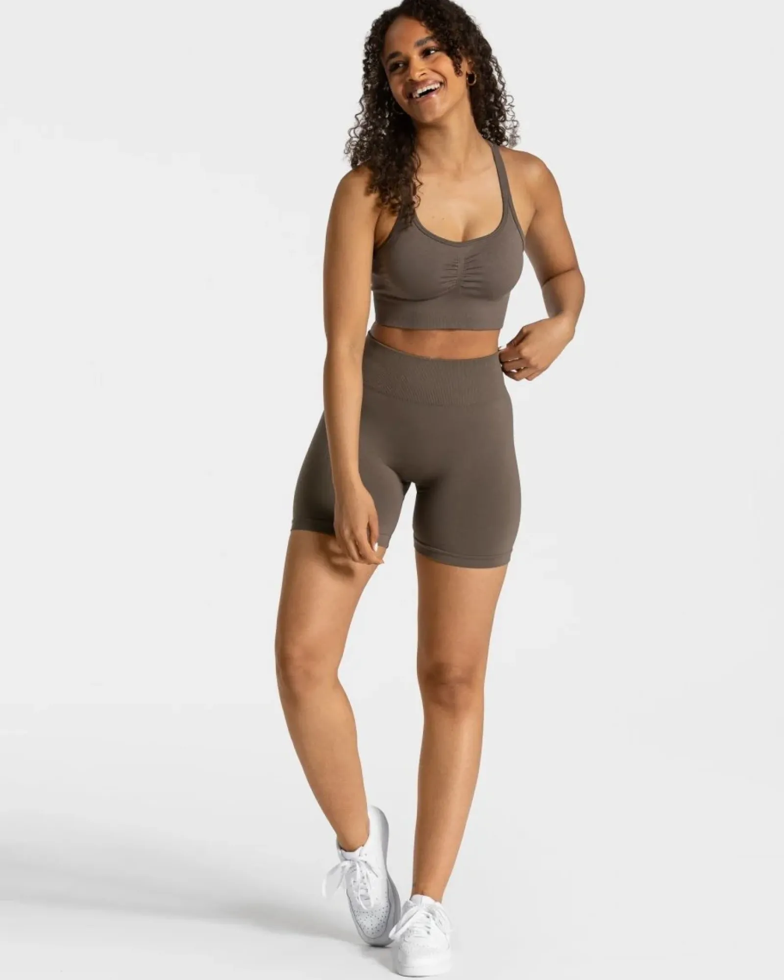 TEVEO Timeless Scrunch Short " ">Frau Shorts