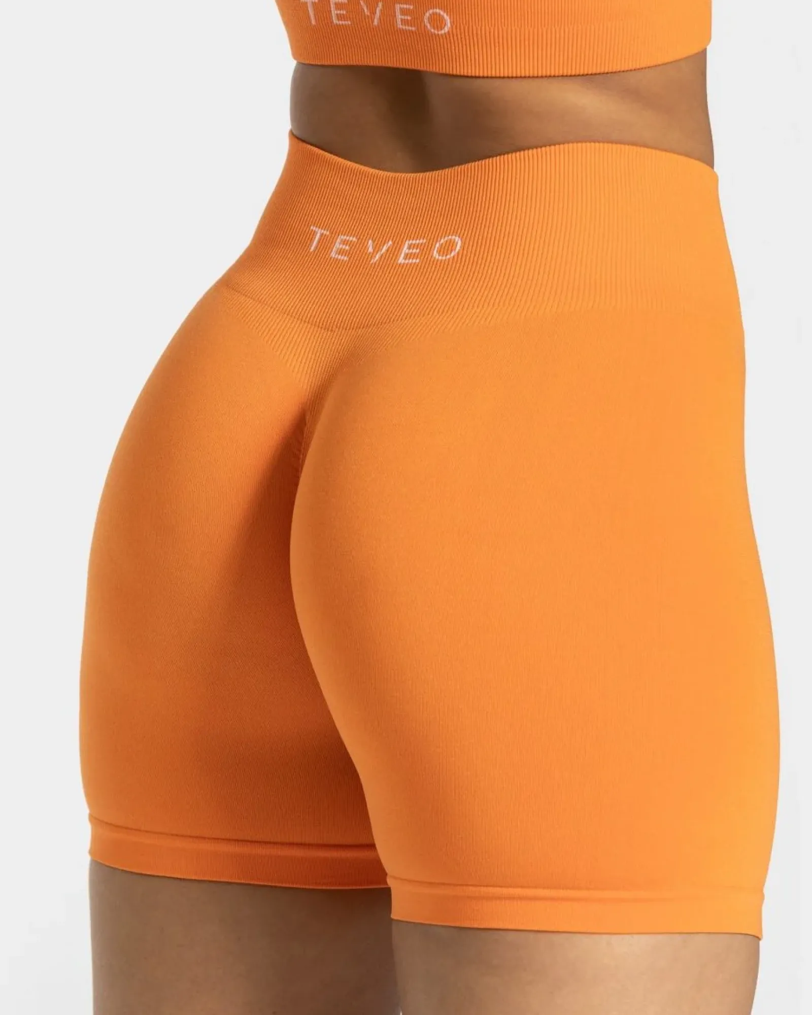 TEVEO Timeless Scrunch Short " ">Frau Shorts