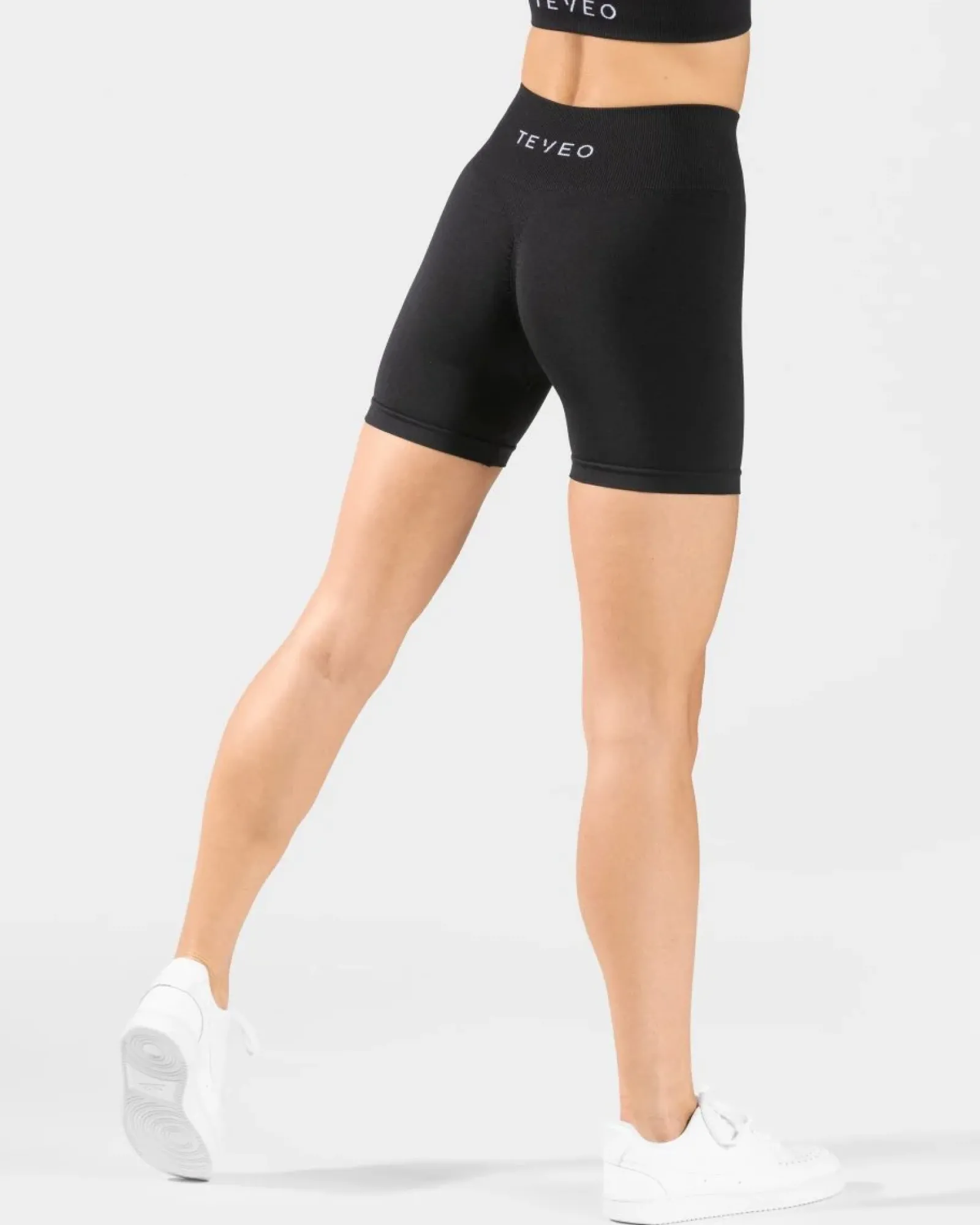 TEVEO Timeless Scrunch Short " ">Frau Shorts