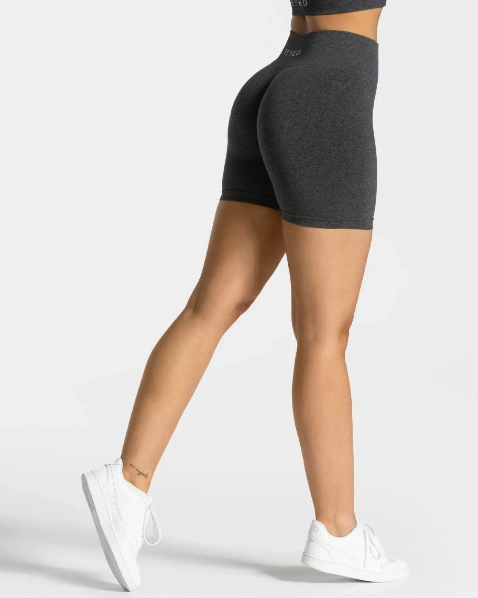 TEVEO Timeless Scrunch Short " ">Frau Shorts
