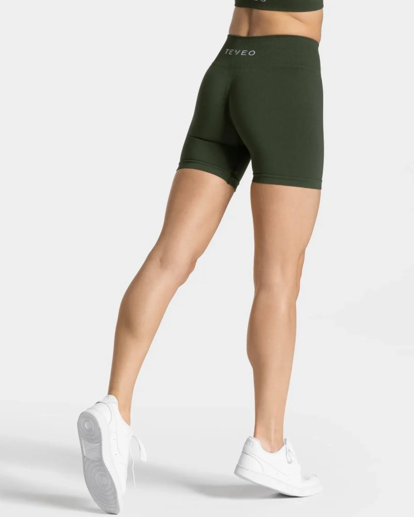 TEVEO Timeless Scrunch Short " ">Frau Shorts