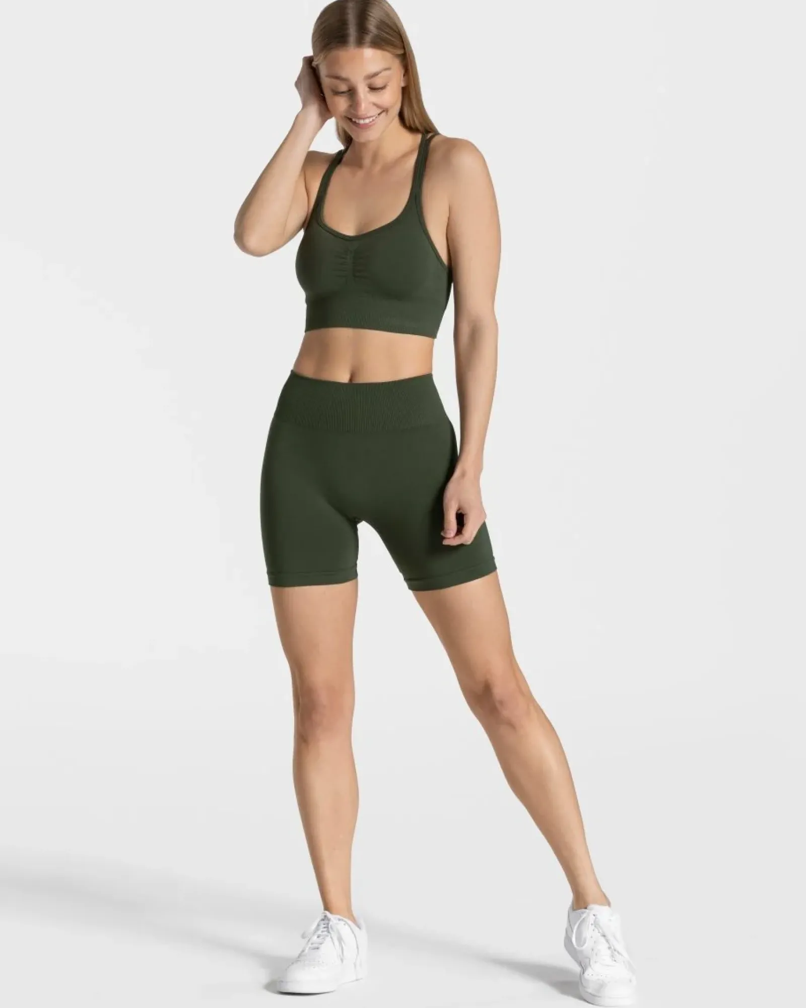 TEVEO Timeless Scrunch Short " ">Frau Shorts